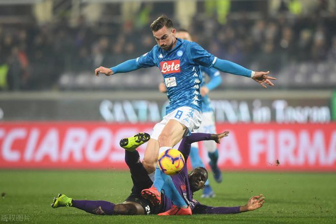 因此出现波 因此出现波